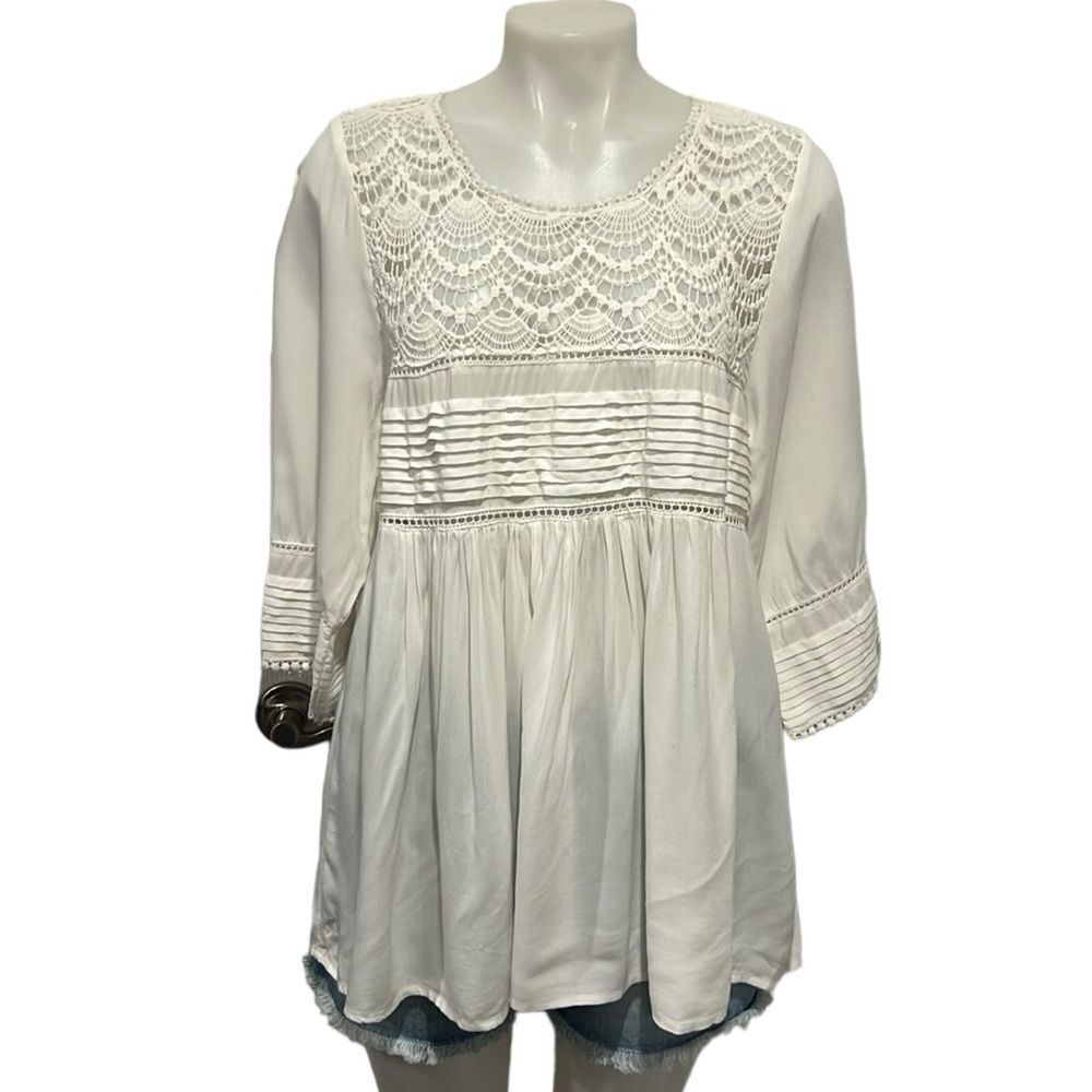 Karen Kane white crochet trim 3/4 sleeve top size large - Picture 3 of 8